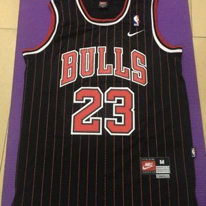 Michael Jordan Bulls #23 Red Stripe Classic Black